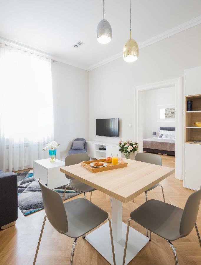 White Rose Apartment Zagreb Buitenkant foto
