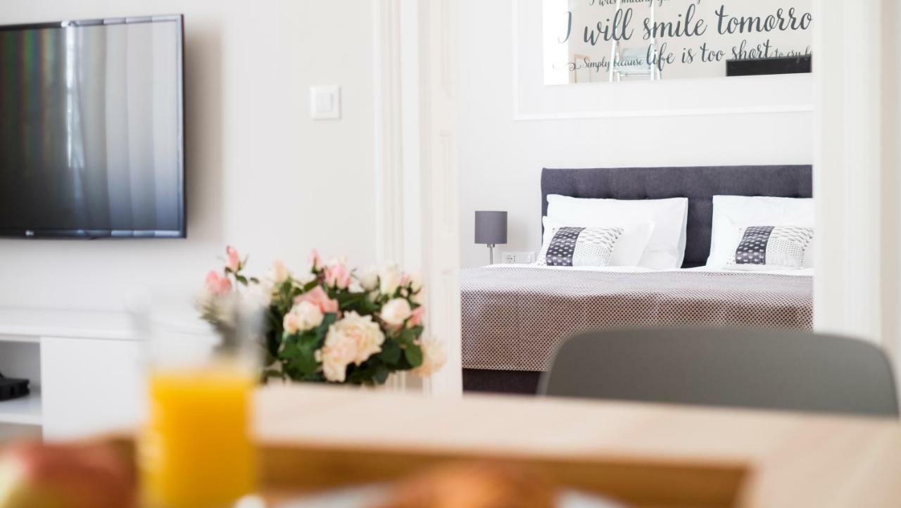 White Rose Apartment Zagreb Buitenkant foto
