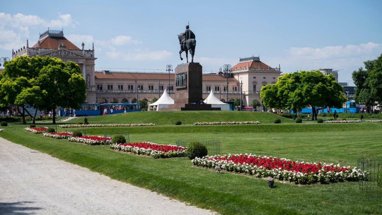 White Rose Apartment Zagreb Buitenkant foto