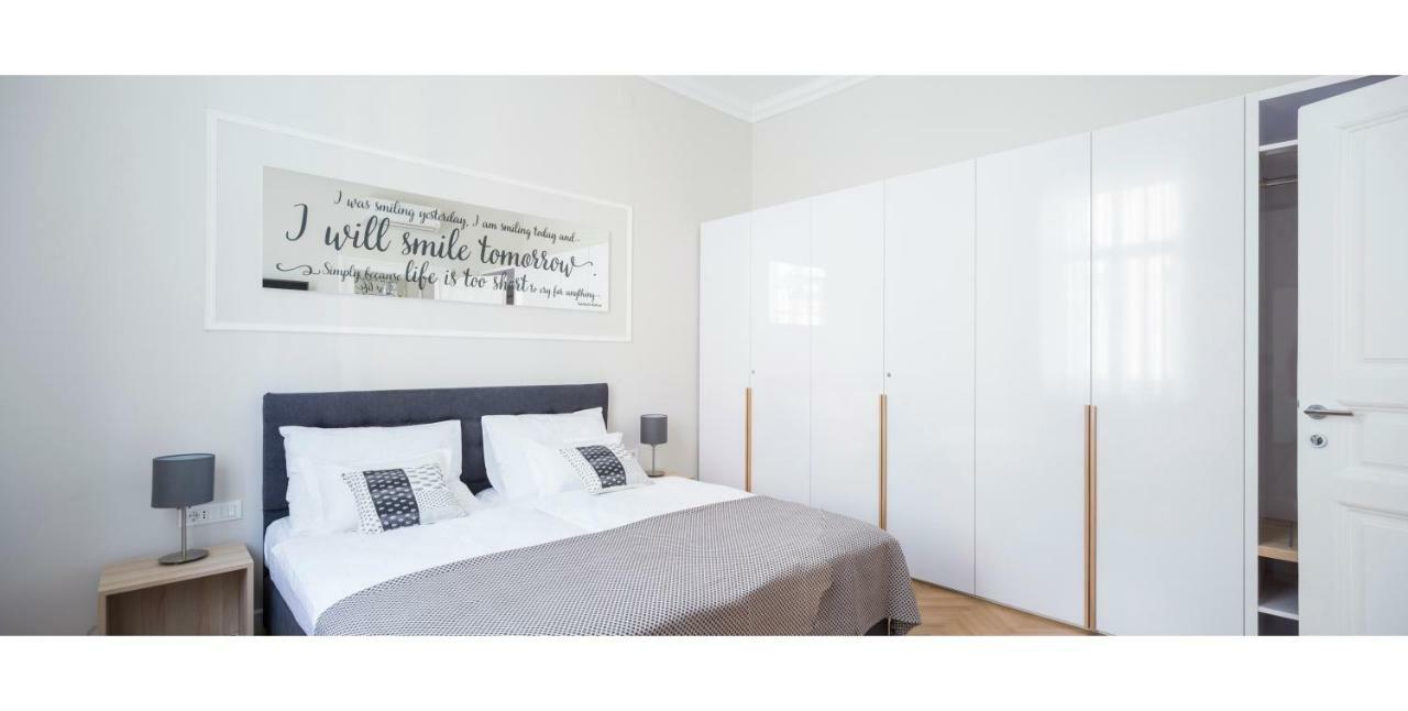 White Rose Apartment Zagreb Buitenkant foto
