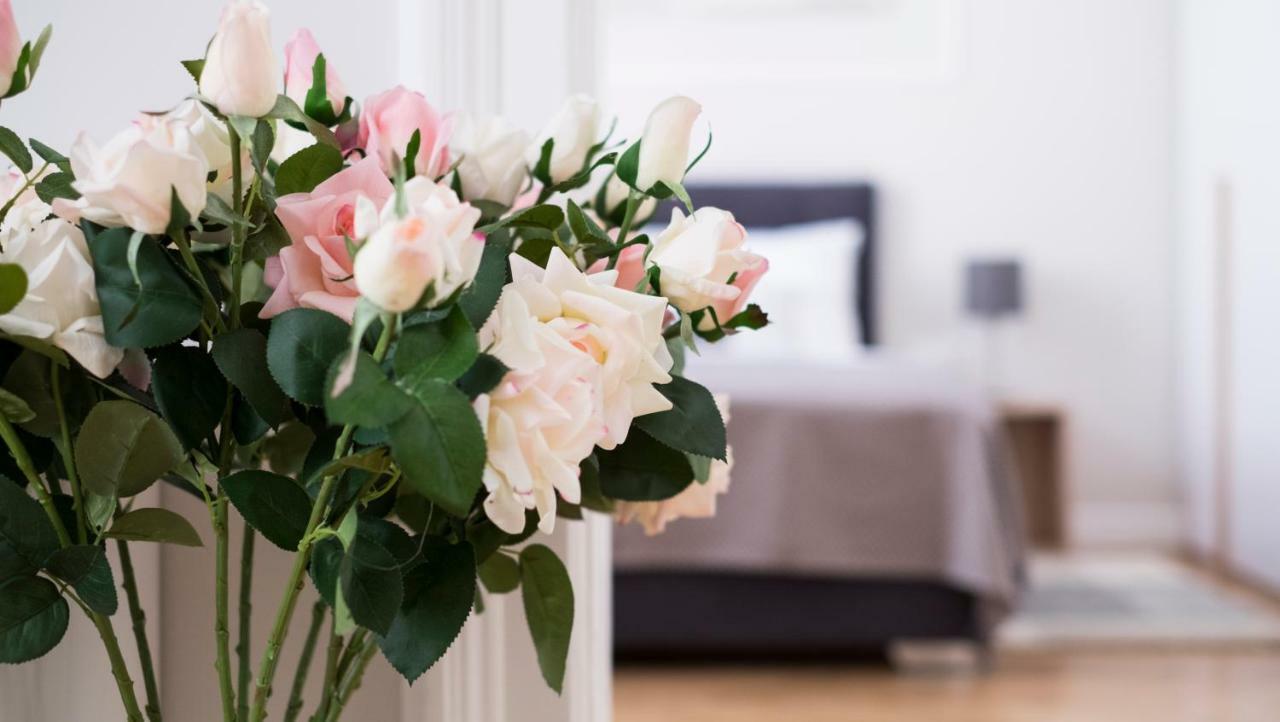 White Rose Apartment Zagreb Buitenkant foto