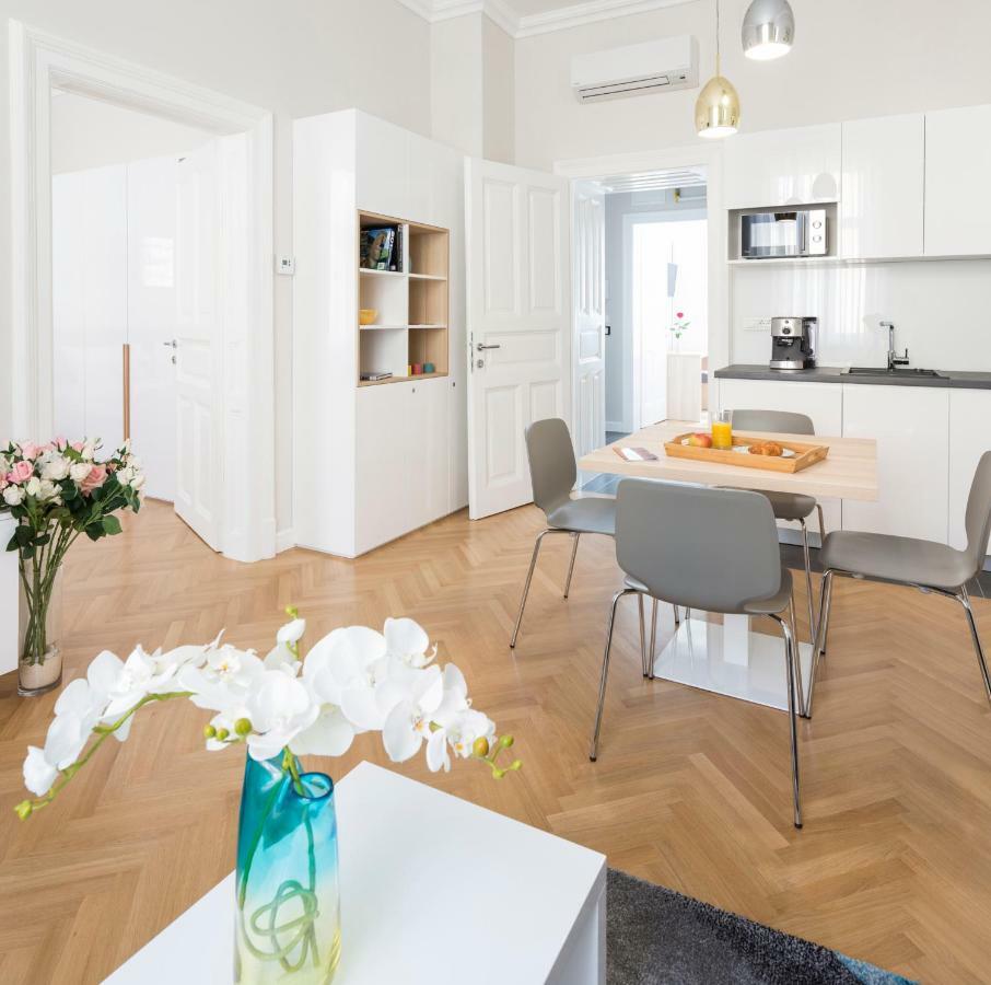 White Rose Apartment Zagreb Buitenkant foto